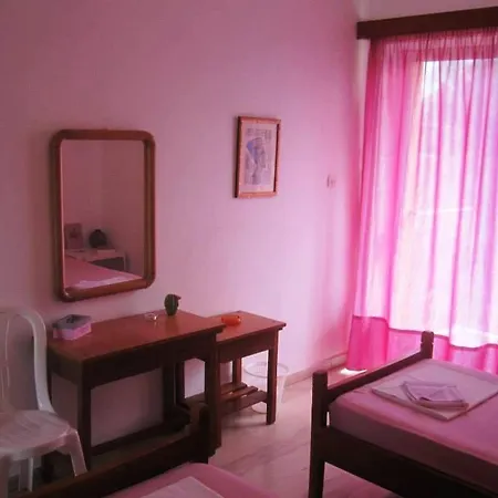 Anetta Aparthotel